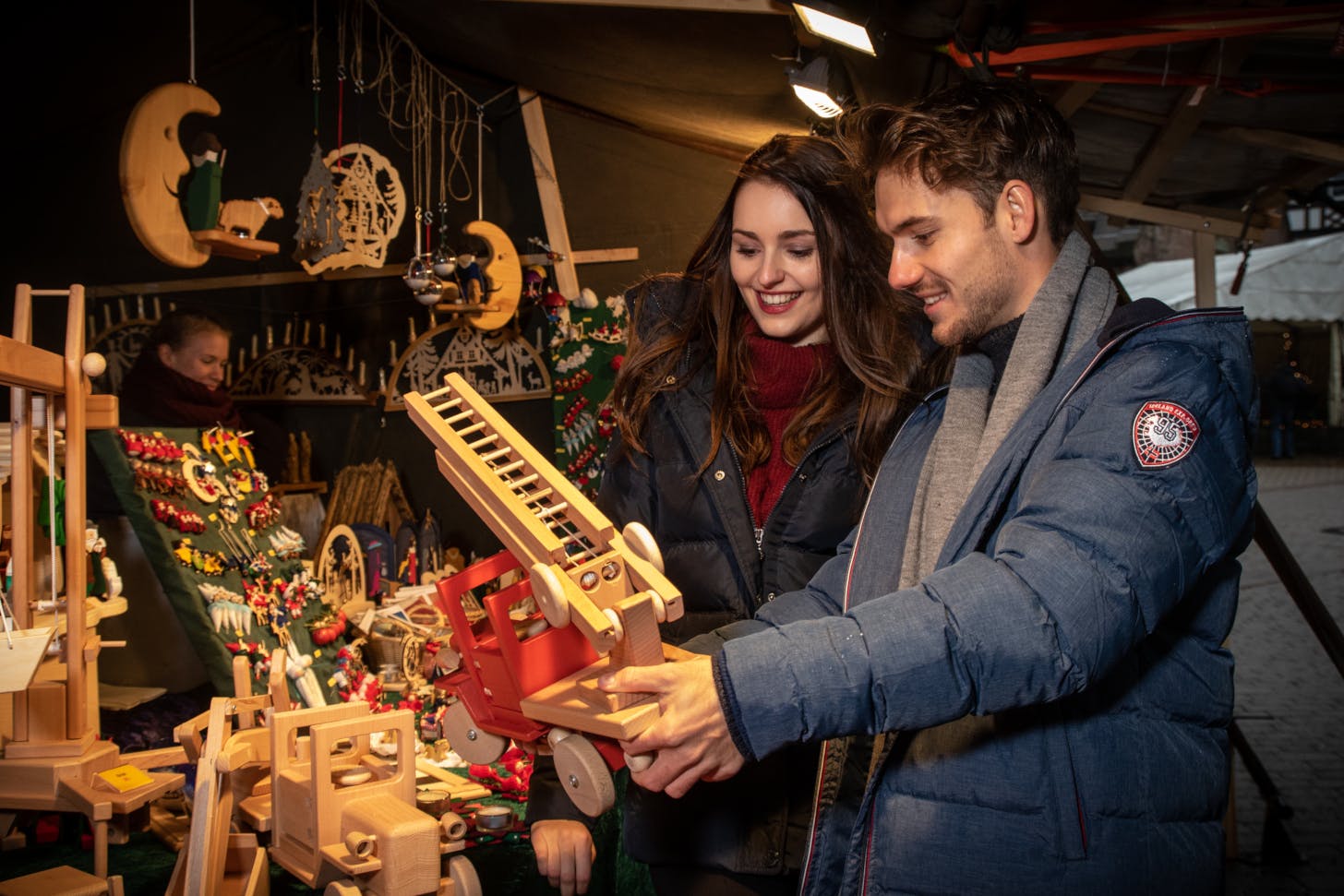 Weihnachtliche Köstlichkeiten und erlesenes Kunsthandwerk werden auf dem Herrenalber Adventsmarkt am 7. und 8. Dezember in der stimmungsvollen Atmosphäre des historischen Klosterviertels geboten.©Tourismus und Stadtmarketing Bad Herrenalb