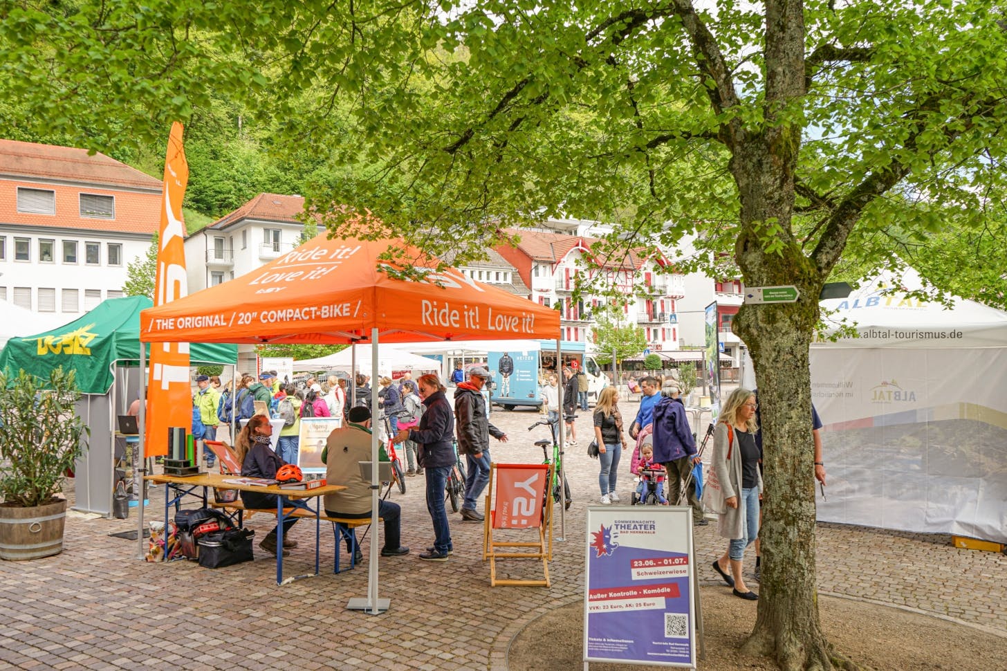 Auf der 2. Herrenalber Outdoor-Messe präsentieren am 4. und 5. Mai Aussteller Wellness-, Sport- und Tourismusangebote sowie die neuesten Outdoor-Trends auf dem Rathausplatz.