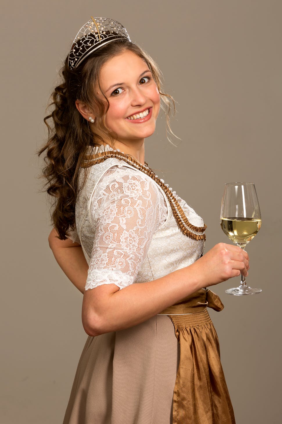Die badische Weinkönigen Sina Erdrich eröffnet den Weinfest-Sonntag um 11.30 Uhr. ©Badischer Weinbauverband e.V.