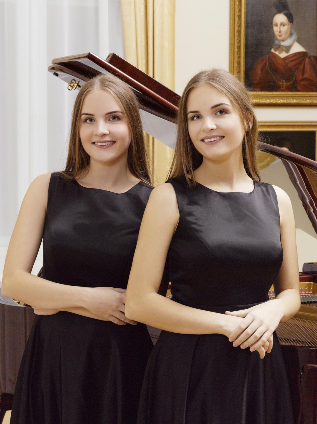 Auguste und Ieva Petkunaite spielen am 21. April um 11 Uhr im Herrenalber Kurhaus © Christoph Sischka