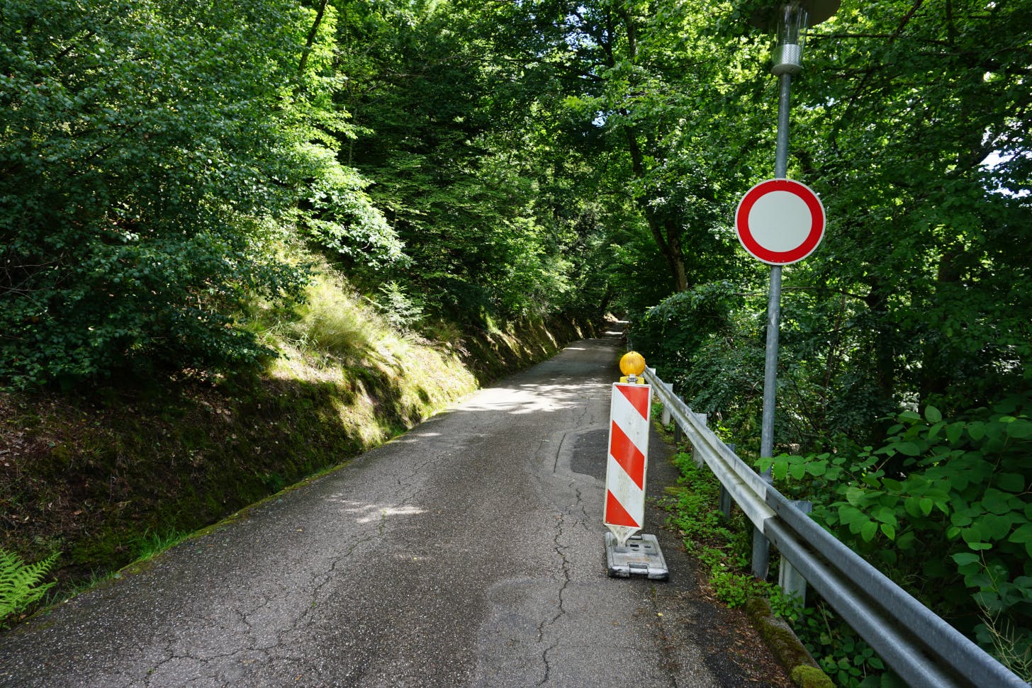Sperrung "Unter den Felsen"