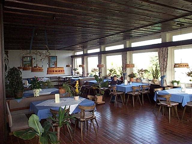 Innenraum des Waldcafé Schuhmacher