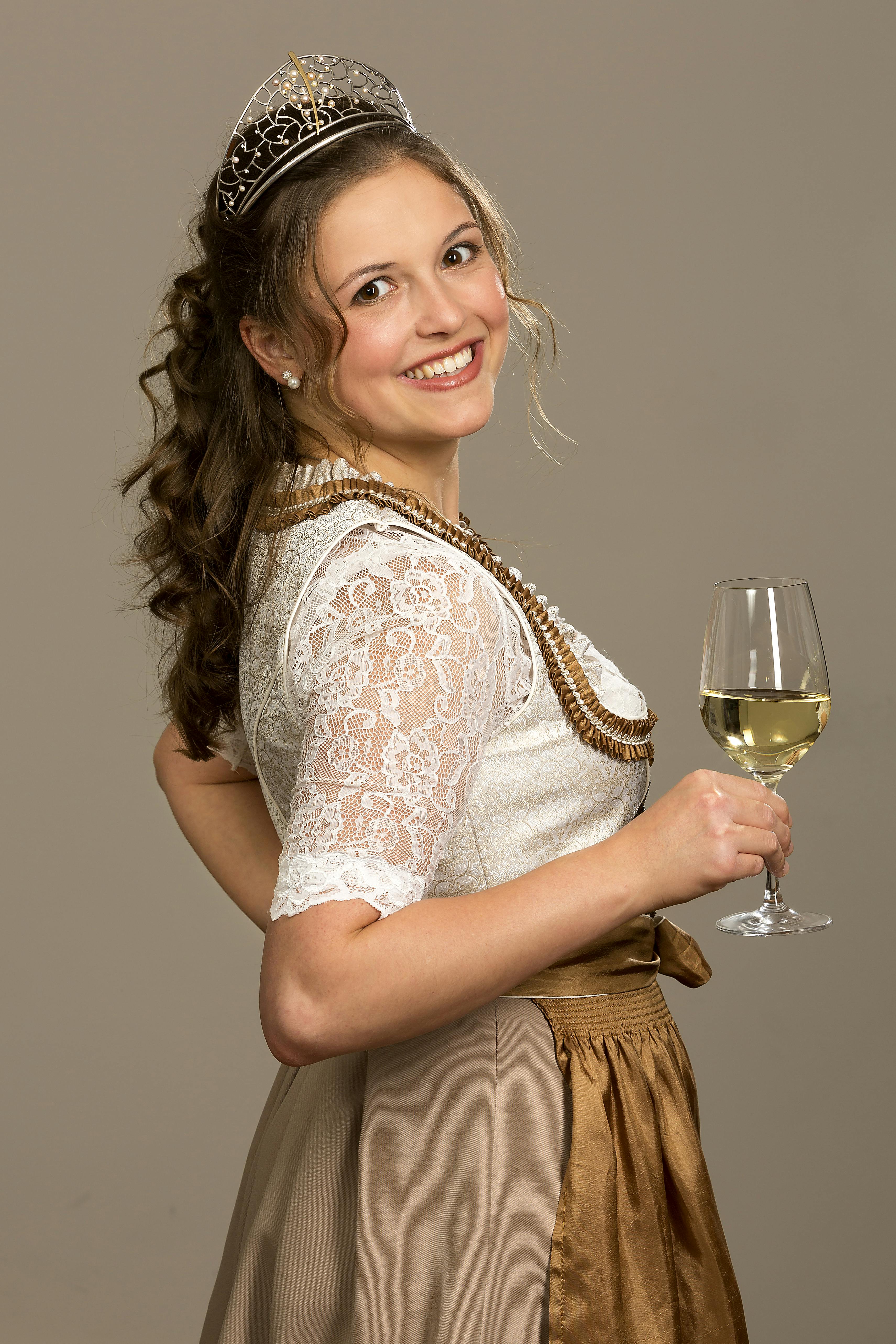 Badische Weinkönigin Sina Erdrich ©Badischer Weinbauerverband
