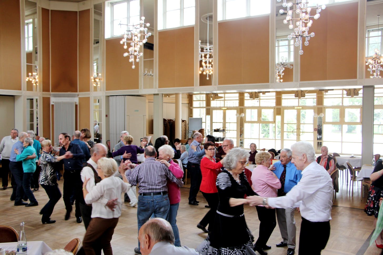 Der erste „Fröhliche Tanznachmittag“ 2024 findet am 10. Januar im Herrenalber Kurhaus statt.