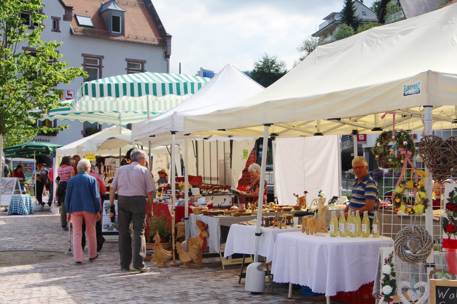 Auf dem Herrenalber Naturparkmarkt am Sonntag, 25. Juni, können sich die Besucher auf frische und regionale Produkte und ein attraktives Begleitprogramm freuen.