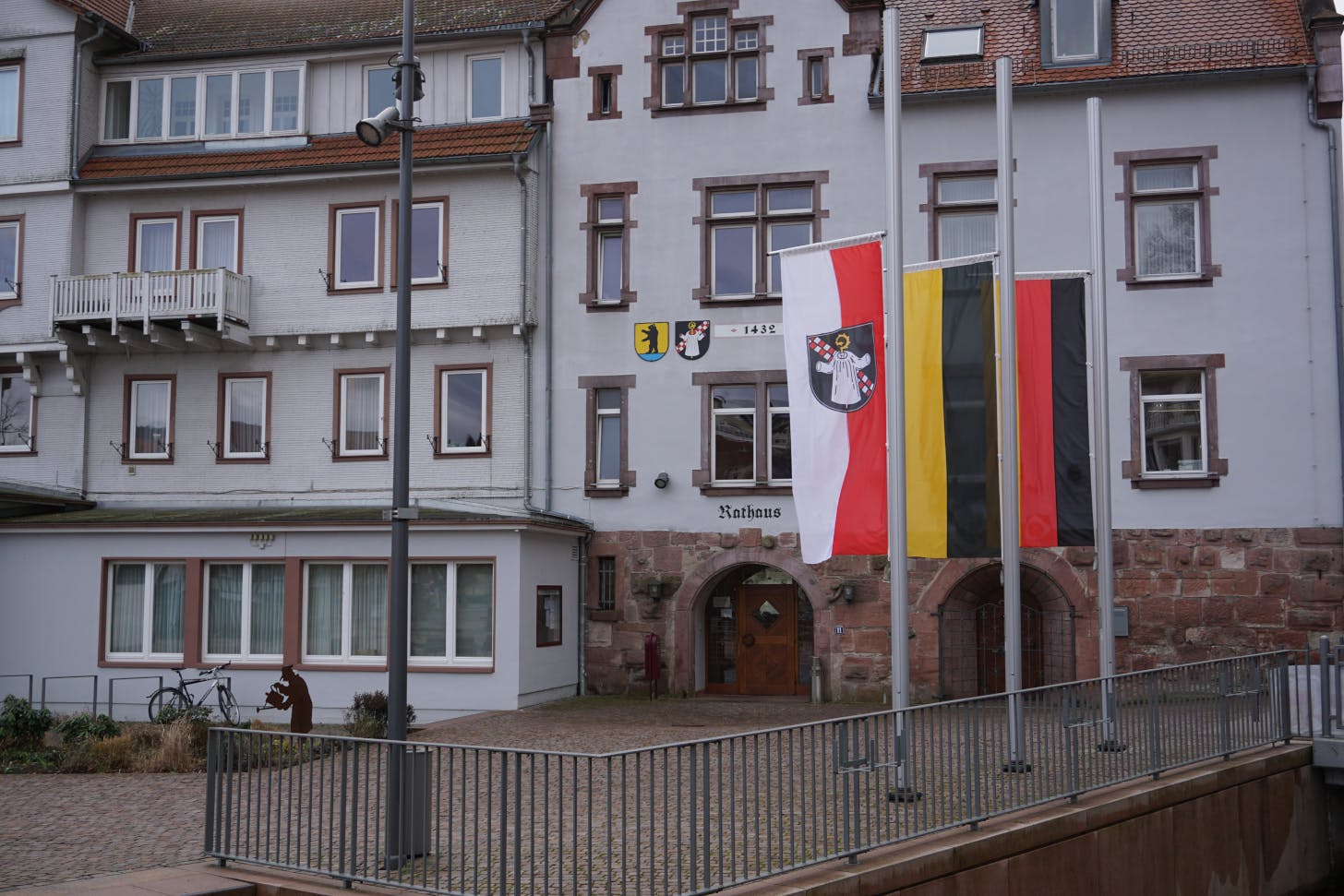 Trauerbeflaggung am 27. Januar © Stadt Bad Herrenalb
