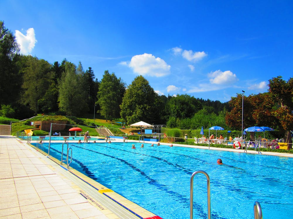 Die IG FreiBadHerrenalb bietet Schwimmkurse im Waldfreibad. ©Stadtwerke Bad Herrenalb GmbH