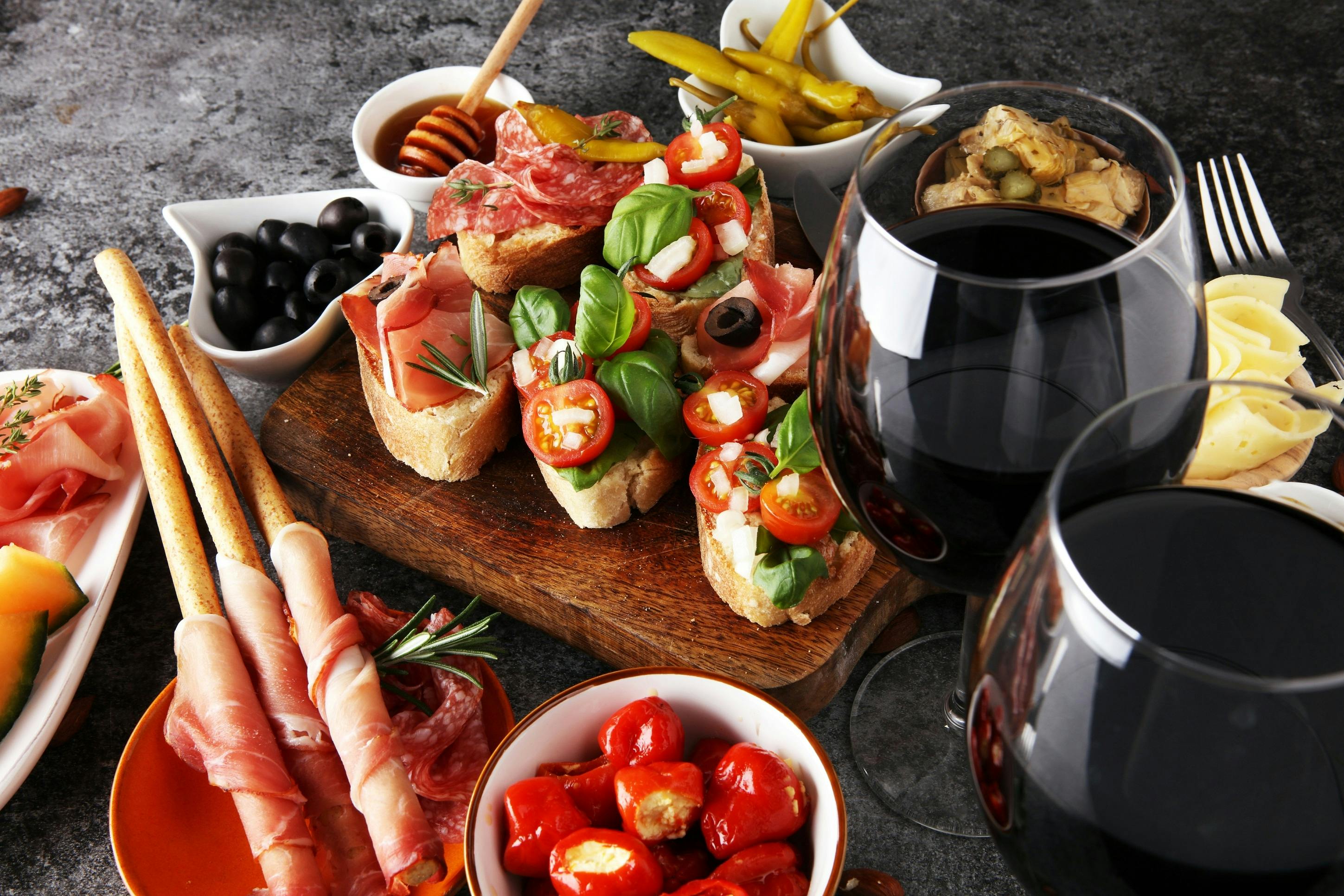 Genießen Sie spanischen Köstlichkeiten in der Villa Lina ©pixabay